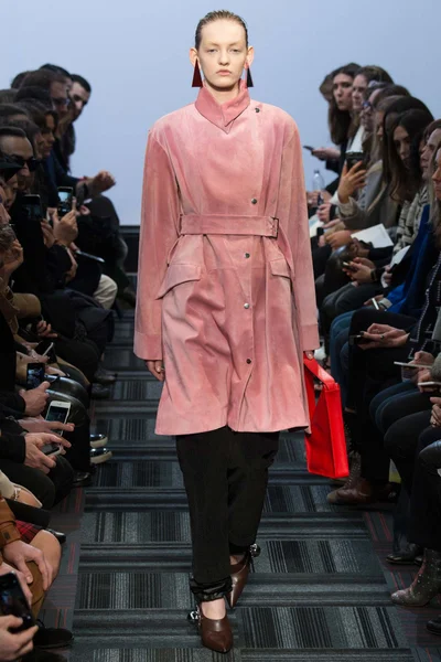 Look 28